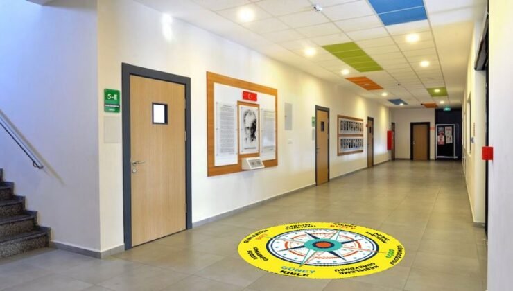 İzmir’de Kan Donduran ‘Şaka’: Lise Öğrencisi 8 Metreden Ölüme Atıldı!