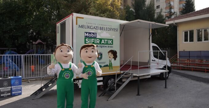 Kayseri Gelecek İçin Dönüşüm Melikgazi’nin “Sıfır Atık Eğitim Aracı” Okul Okul Geziyor!
