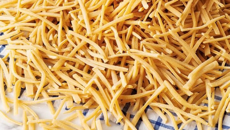 Anadolu Mutfağının Baş Tacı: Erişte Nedir ve Neden Vazgeçilmezdir?