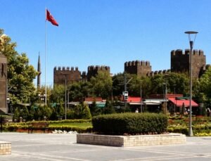 Kayseri’de Gezilecek Yerler Tarih, Doğa ve Kültür Dolu En Kapsamlı Gezi Rehberi