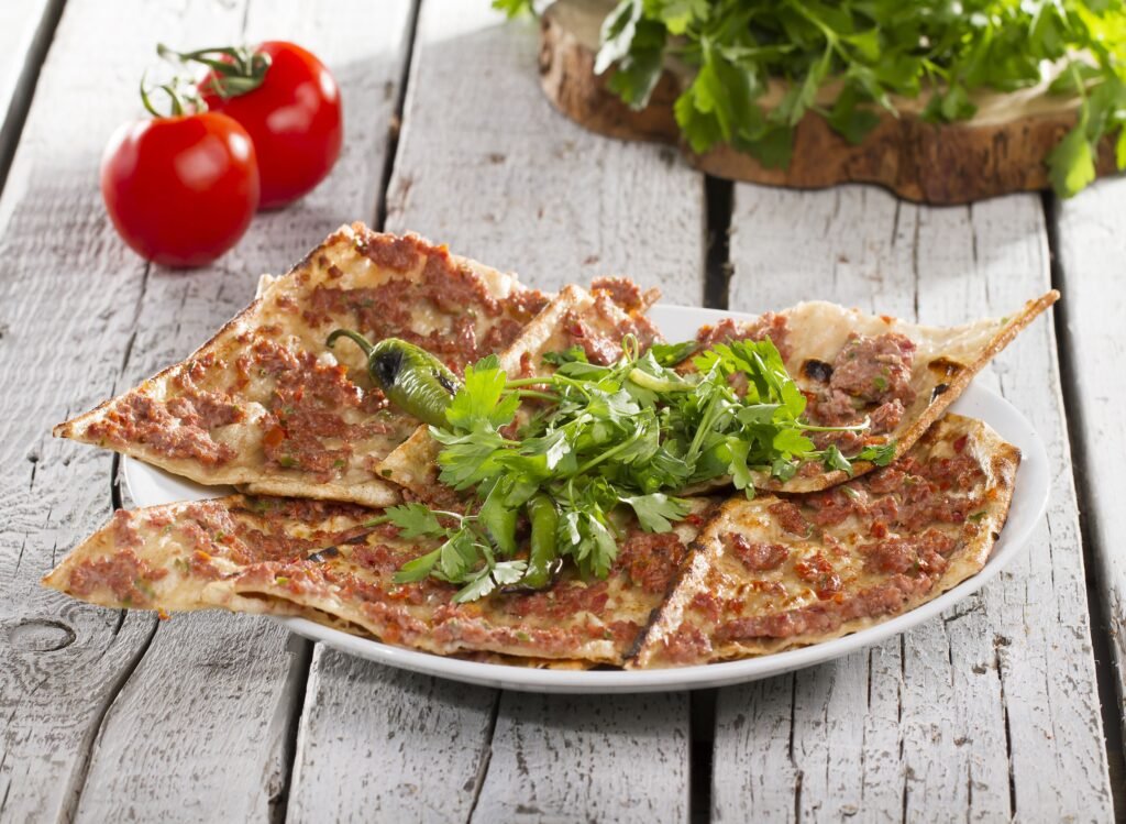 Develi Cıvıklısı (Asla "Etli Ekmek" Demeyin!)