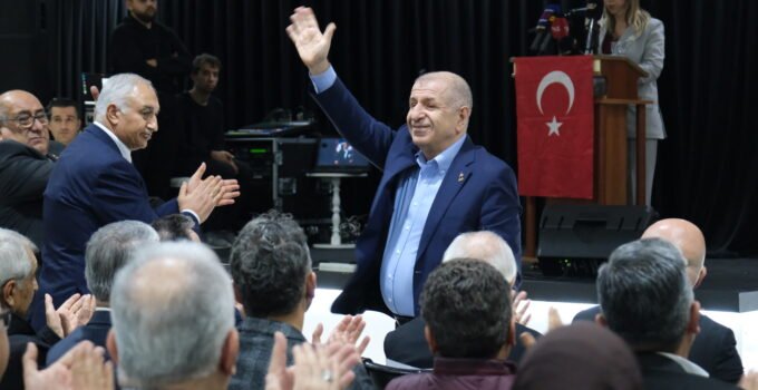 Ümit Özdağ ve Abdullah Ağar Kayseri'deydi: "TBMM'de Öcalan Komisyonu Ne Yapıyor?"