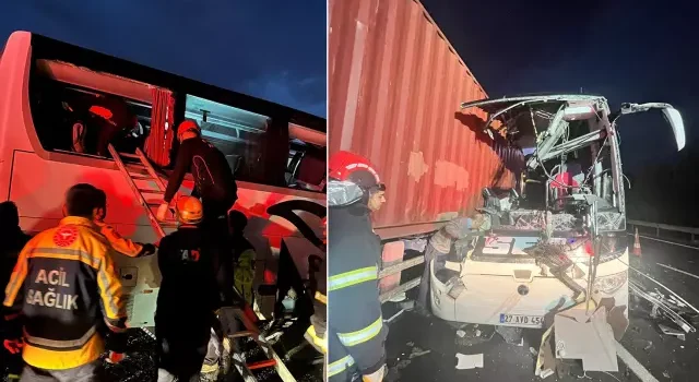 Osmaniye Otoyolda Can Pazarı Tıra Ok Gibi Saplanan Otobüsün Yarısı Yok Oldu