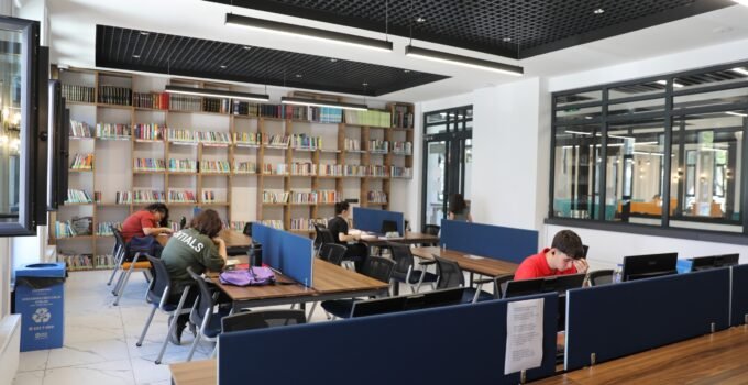 Başkan Çolakbayrakdar Sinan Kütüphaneleri İle Okuyan Nesiller Yetişiyor