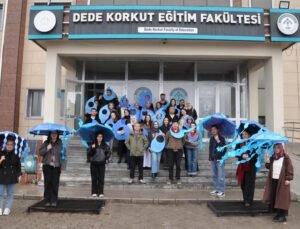 37 öğrenci ‘farkındalık’ için bir günü sadece 5’er litre suyla geçirdi