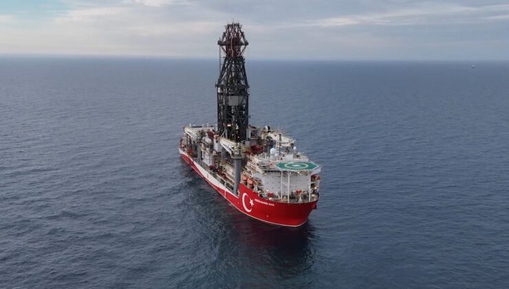 Abdülhamid Han, Kocaeli açıklarında yılın ilk keşif sondajına başladı