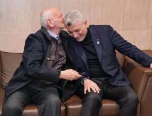 Bakan Bolat, Darülaceze’yi ziyaret etti