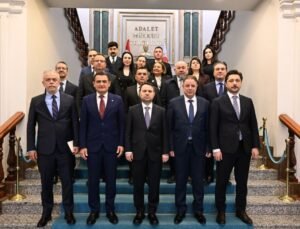 Bakan Gürlek KKTC İçişleri Bakanı Oğuz ile bir araya geldi