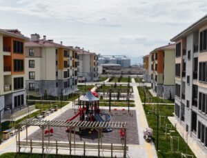 Bakan Kurum: Yuvalarımızda artık her gün bayram gibi