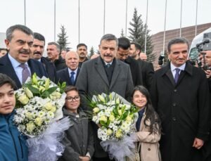 Bakan Tekin’den CHP’ye Tosun Paşa filmi benzetmesi