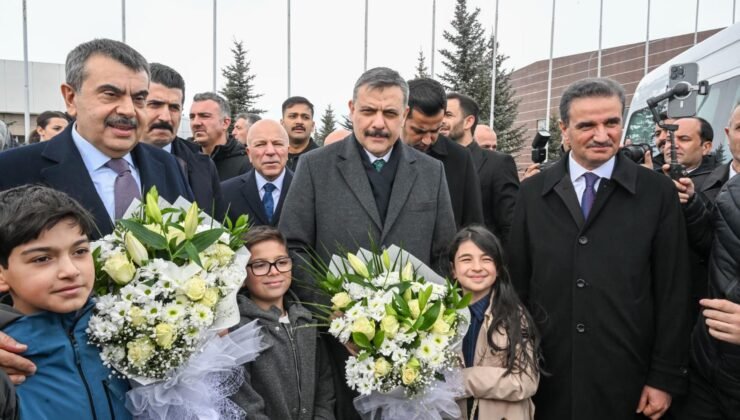 Bakan Tekin’den CHP’ye Tosun Paşa filmi benzetmesi