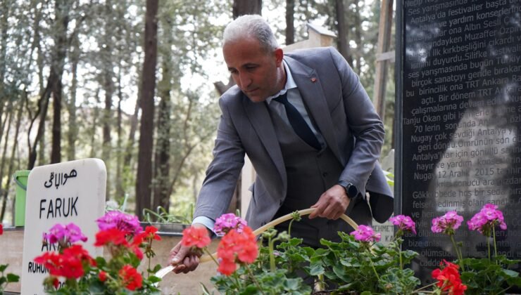 Bayram öncesi mezarlara ‘görüntülü ziyaret’