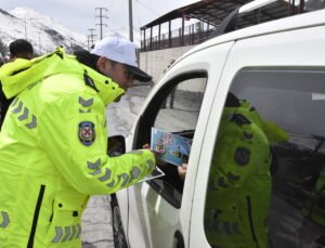 Bitlis’te trafik ekipleri, bayram öncesi denetimlerini artırdı