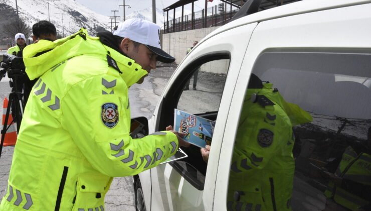 Bitlis’te trafik ekipleri, bayram öncesi denetimlerini artırdı