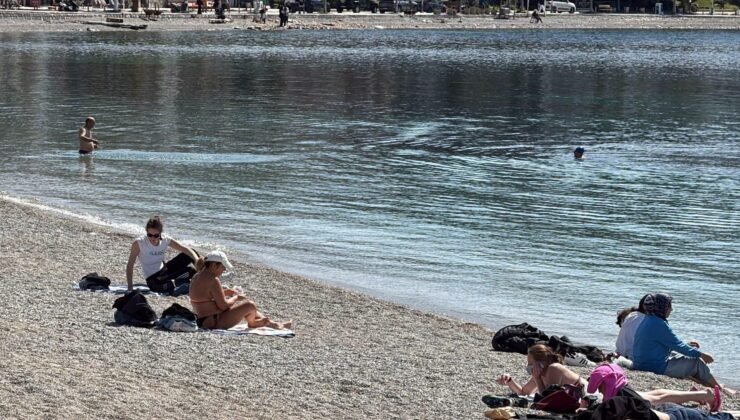 Bodrum’da bayramın son gününde tatilciler plajlarda zaman geçirdi