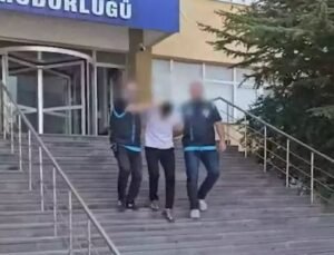Camide komşusunu bıçaklayıp öldüren sanığa 16 yıl hapis