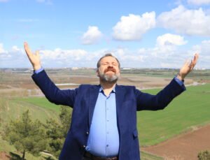 ‘Diyarbakır’da 3 günlük yağmurun yarısı nisanda yağarsa bitki kurtulur, çiftçinin yüzü güler’