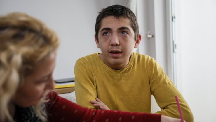 ‘Düşmedi’ denilen otizmli Mehmet’in, merdivenden düştüğü anın görüntüsü ortaya çıktı