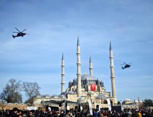 Edirne’de Balkan şehitleri anısına saygı uçuşu yapıldı, savunma sistemleri ve silahlar sergilendi