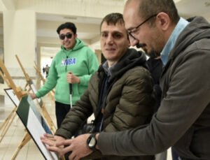 Görme engelliler de resimleri dokunarak hissedecek