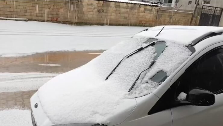 Hatay’da sağanak ve dolu nedeniyle yollar göre döndü