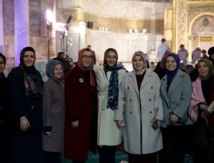 İstanbul – AK Parti Kadın Kolları’ndan Ayasofya Camii’nde 300 bin hatim duası