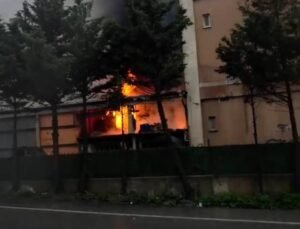 İstanbul- Arnavutköy’de fabrikada çıkan yangın söndürüldü