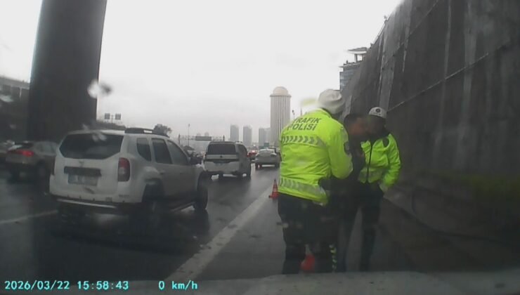 İstanbul – Bağcılar’da boğazına şeker kaçan sürücüyü polis kurtardı