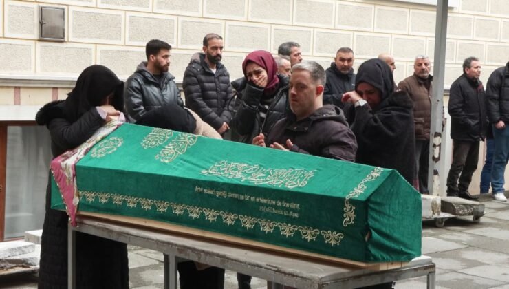 İstanbul – Fatih’te eşi tarafından öldürülen Semanur son yolculuğuna uğurlandı