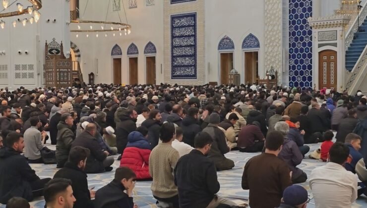 İstanbul – İstanbul’da Kadir Gecesi idrak edildi