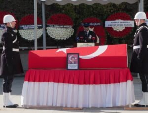 İstanbul – Şehit polis memuru Mustafa Aydın için İstanbul Emniyet Müdürlüğü’nde tören düzenlendi