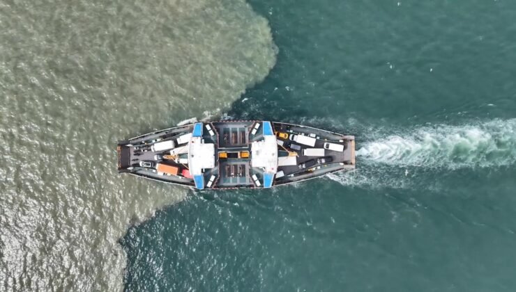 İstanbul – Yağış sonrası Haliç’in rengi kahverengiye döndü