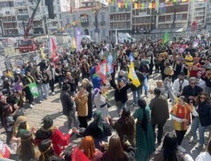 İzmir’de nevruz kutlandı
