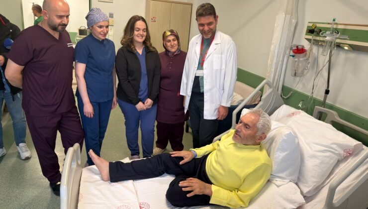 Kalbi 3 saat durdurularak, aort damarı değiştirildi