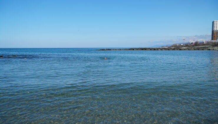 Karadeniz’de 4 mevsim kulaç atıyor