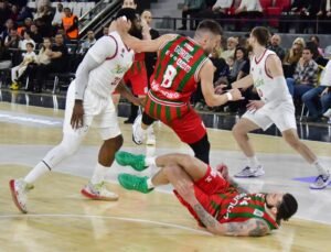 Karşıyaka potada dağıldı