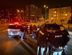 Kayseri’de polisten kaçan alkollü iki sürücüye toplam 920 bin TL ceza