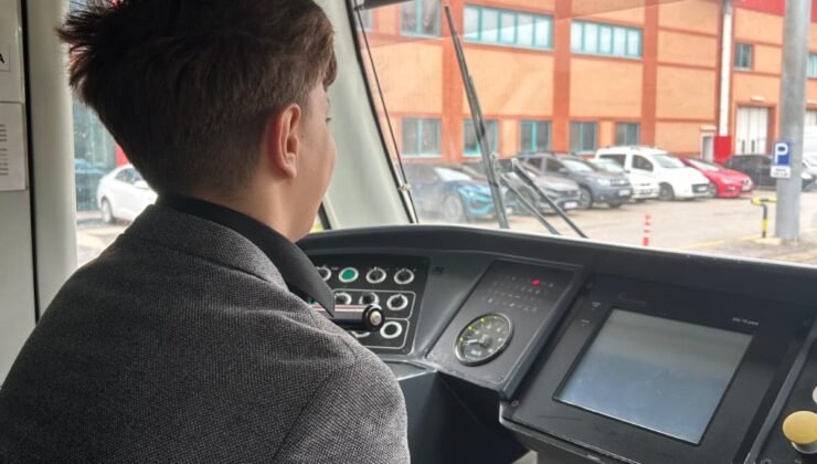 Koruma altındaki Onur’un vatmanlık hayali gerçek oldu