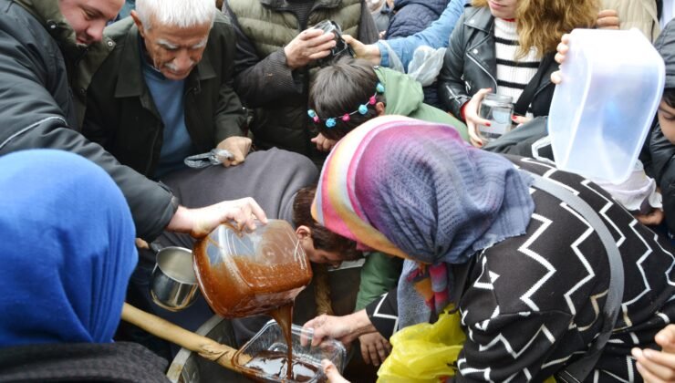 Manisa’da mesir karma töreninde izdiham