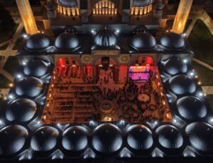 Restorasyonun ardından ibadete açılan Selimiye Cami avlusunda iftar