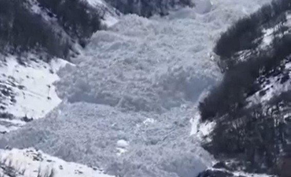 Şırnak’ta çığ düşme anları kamerada