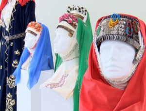 Teke yöresinde kadınların statüsü başlıklarında gizli