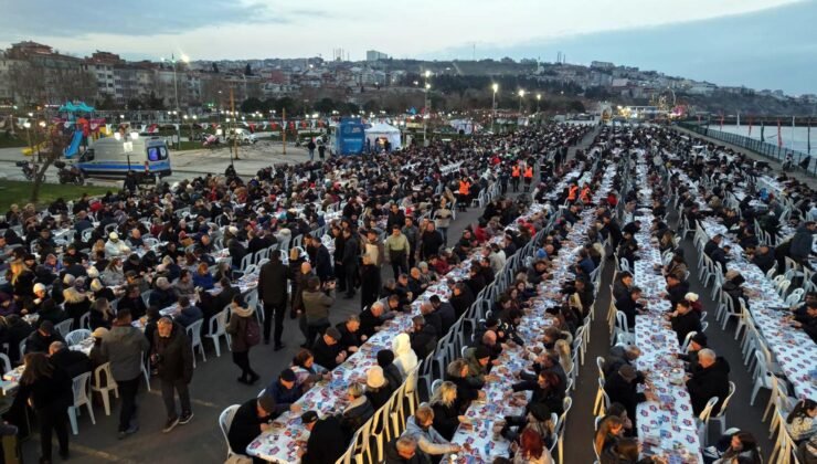 Tekirdağ sahilindeki iftar buluşmasına 8 bin kişi katıldı