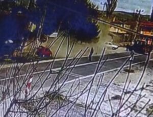 Develi’de Otomobil ile Traktör Çarpıştı