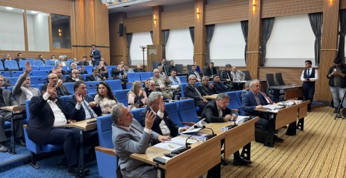 Büyükşehir Belediyesinden emeklilere 10 bin TL destek