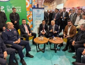 Vali Gökmen Çiçek kitap fuarında Okul Saldırısına değindi