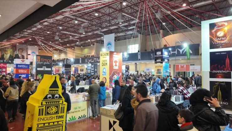 Kayseri’de Kitap Fuarına 3 günde 269 bin ziyaretçi