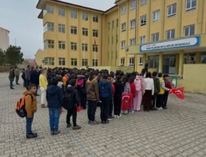 Kahramanmaraş’taki okul saldırısında hayatını kaybeden öğretmen ve öğrenciler Kayseri’de anıldı