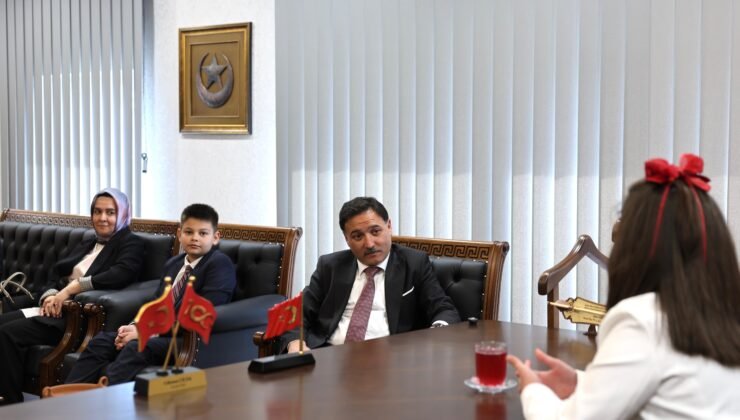 Vali Çiçek’in makamı 23 Nisan’da çocuklara emanet