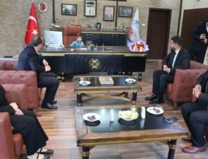 Başkan İlmek koltuğunu çocuklara devretti